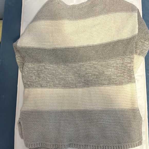 3/$20 calvin klein stripped large sweater - Picture 3 of 4